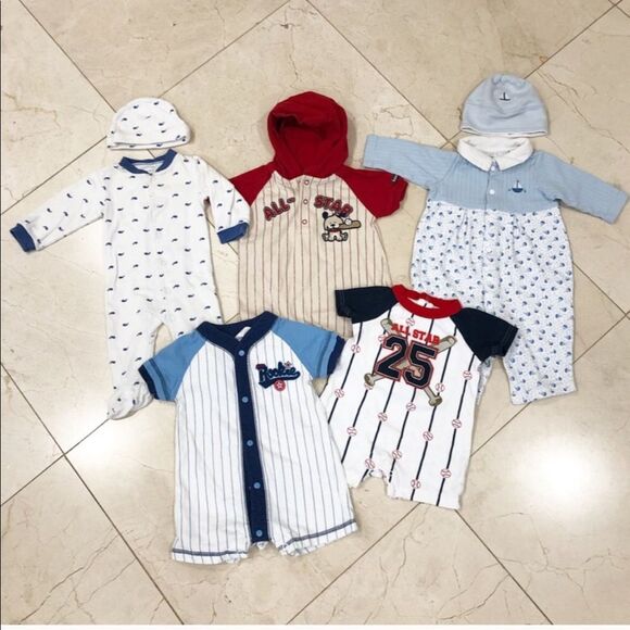 Carter's Other - Bundle of onesies and matching hats